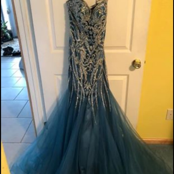 Jovani Gown - Picture 1 of 6